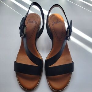 Zodiac size 11 Sandals